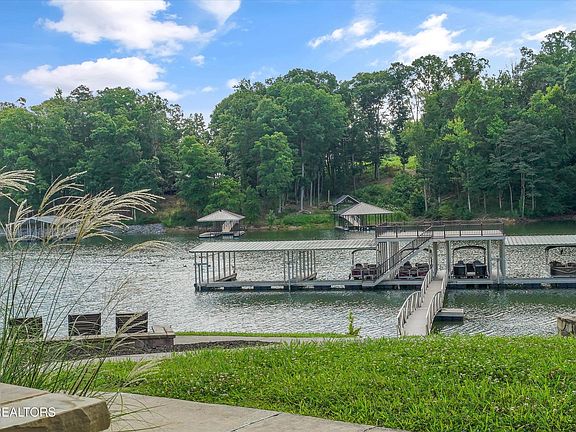 5th image of 964 Deerwood Dr