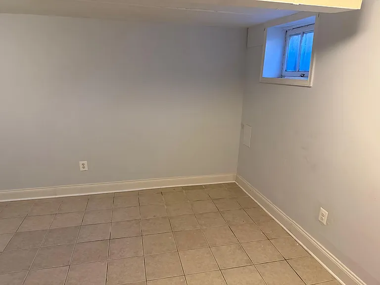 302 Denison St — Photo 16