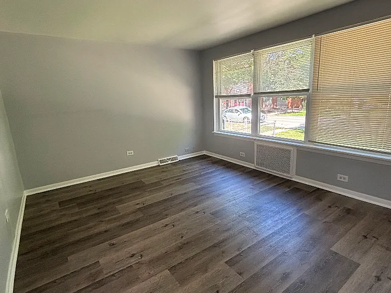 9216 S Avalon Ave — Photo 2