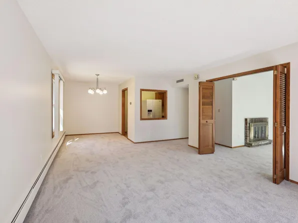 2220 Midland Grove Rd APT 111, Roseville, MN 55113