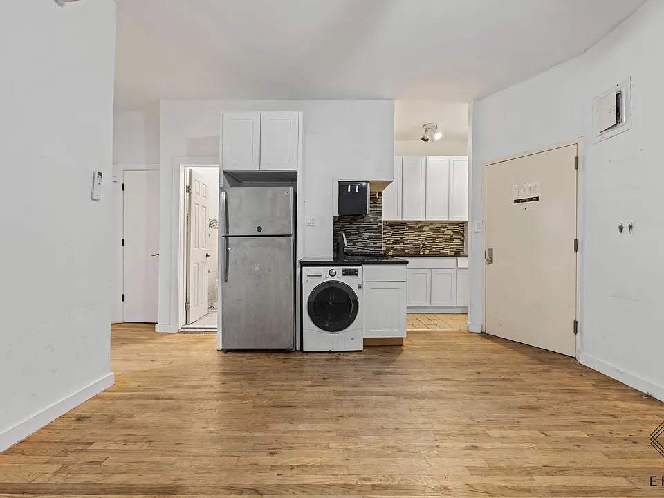 565 Gates Ave #2A