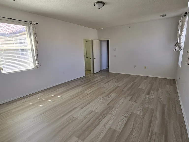 601 Menaul Blvd NE #4406 — Photo 18