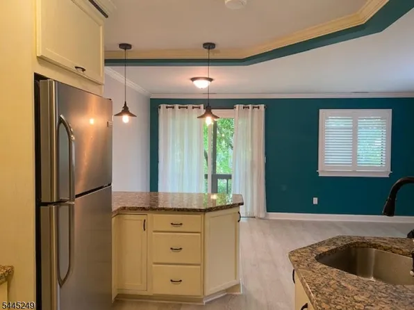 5 Sugar Loaf Ct Unit 8, Vernon, NJ 07462