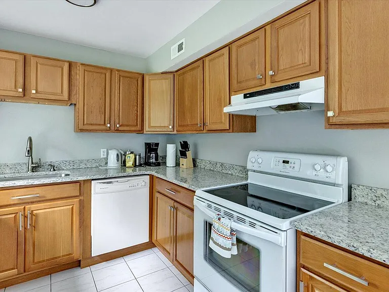 1308 Vassar Rd — Photo 9