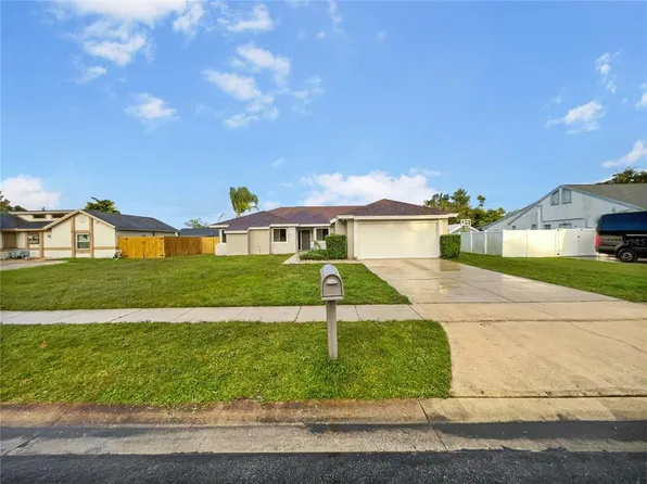 2315 Hidden Lake St, Kissimmee, FL 34741