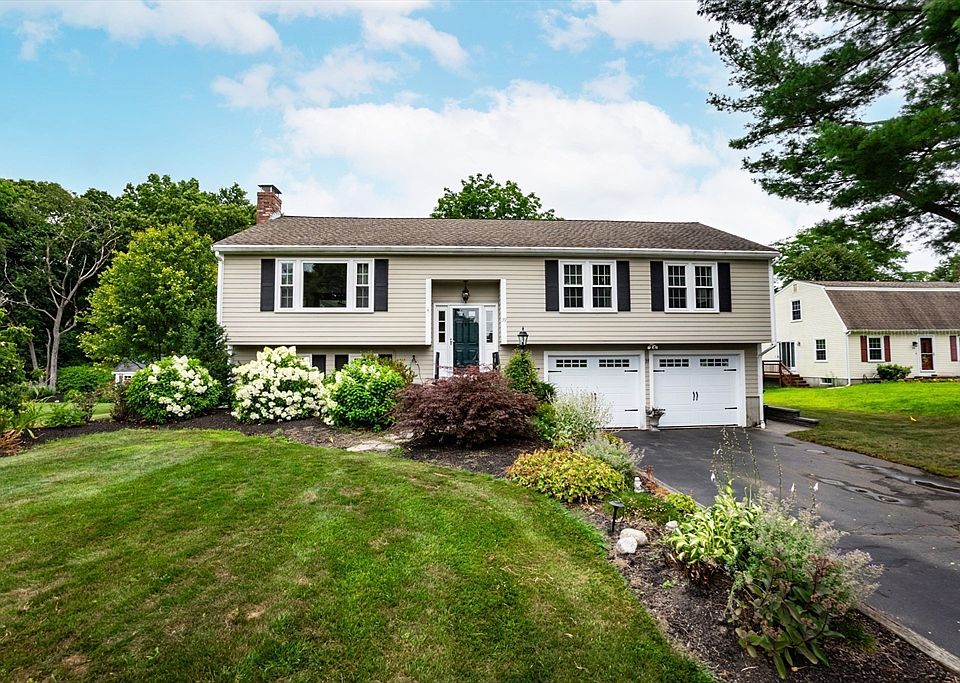 1st image of 39 Indian Meadow Dr