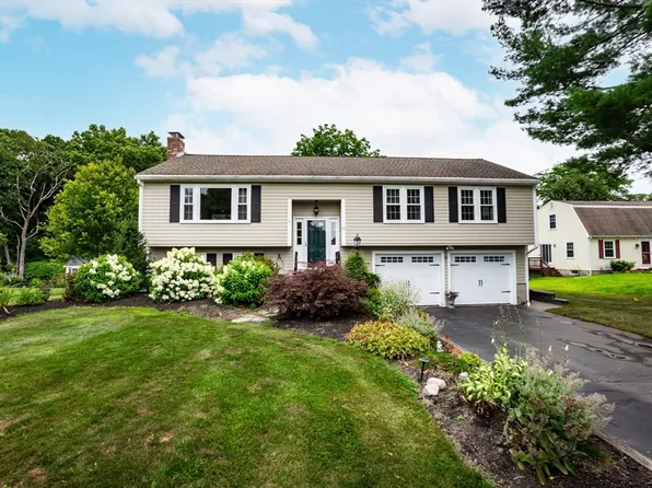 39 Indian Meadow Dr, Northborough, MA 01532