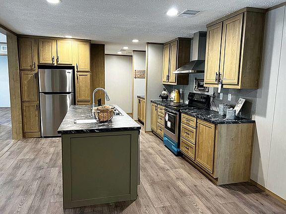 4th image of 6241 Sand Oak Dr