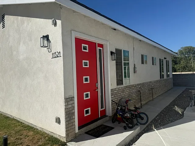 2 bed, 1000 sqft, $3,100 — Photo 3