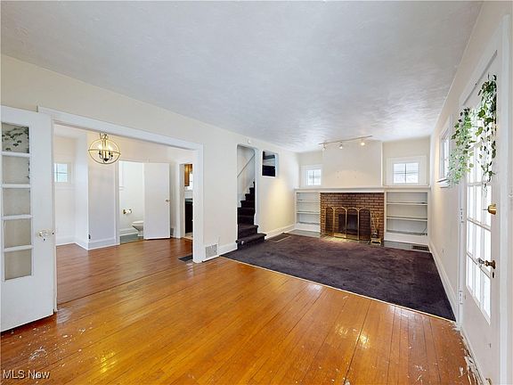 2nd image of 1076 Rushleigh Rd