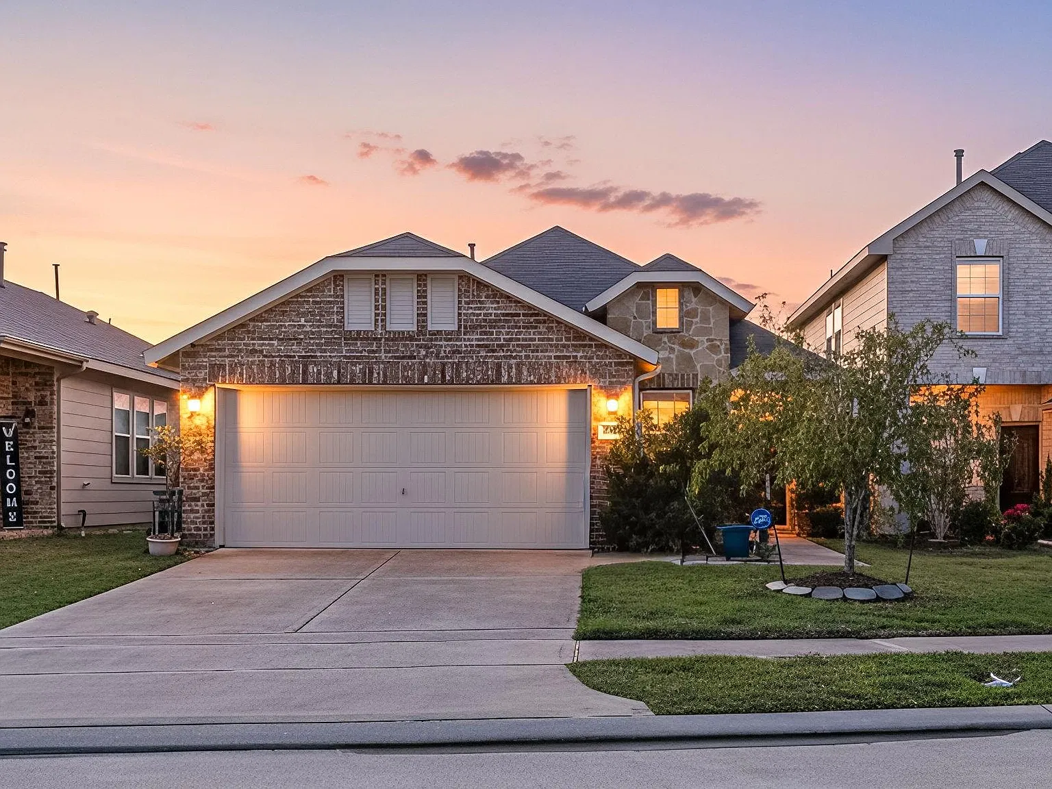 3 bed, 2.0 bath, 1784 sqft, $2,100 — Photo 1