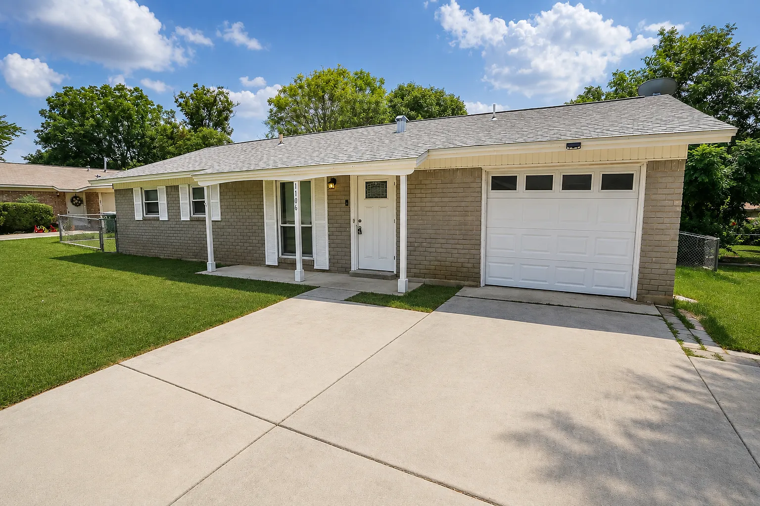 3 bed, 1082 sqft, $1,700 — Photo 1