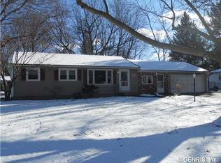 525 Glenview Ct, Webster, NY 14580