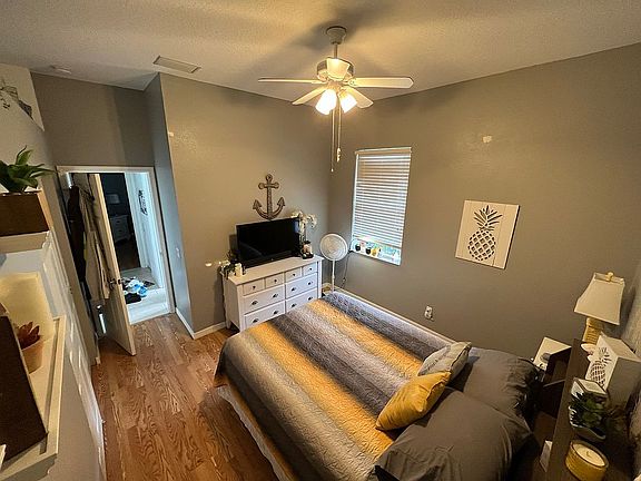 4th image of 7120 Saint James Ct