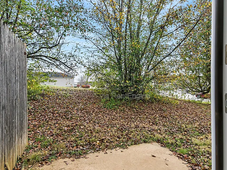 621 Westport Rd #1 — Photo 19