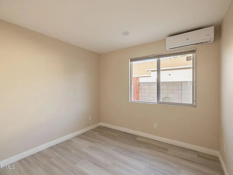2345 Bryson Pl — Photo 3