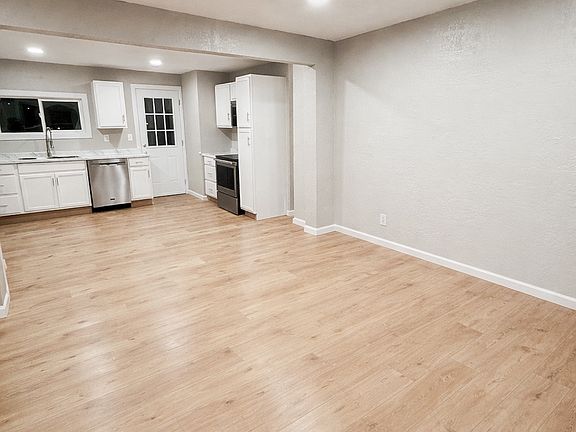 2nd image of 1404 Alice St