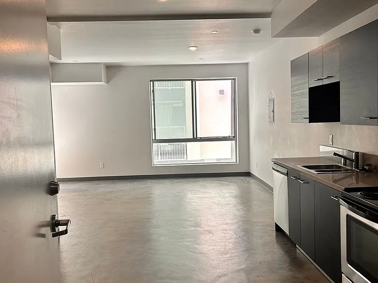 Habitat on 31st — Photo 6