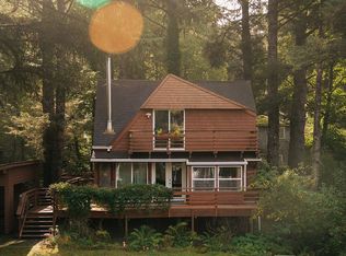 115 Hills Ln, Cannon Beach, OR