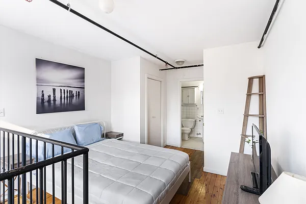 Rented by Compass | media 12