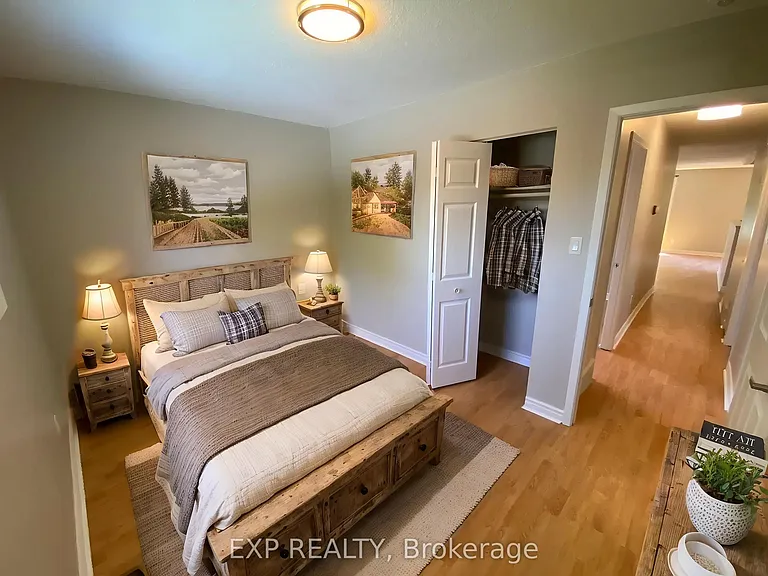 92 Leaside Dr #UPPER — Photo 10