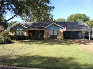 911 Holly Hill Dr, Tupelo, MS 38801