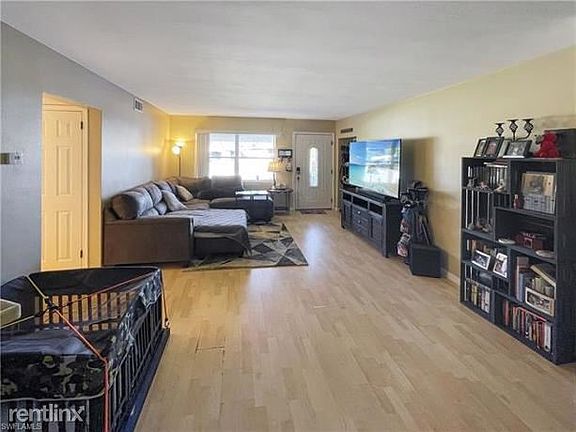 5th image of 315 Lakeview Dr