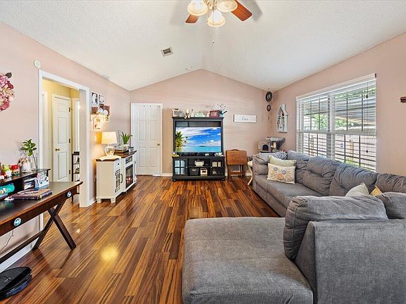 5th image of 2941 McCarty Ave
