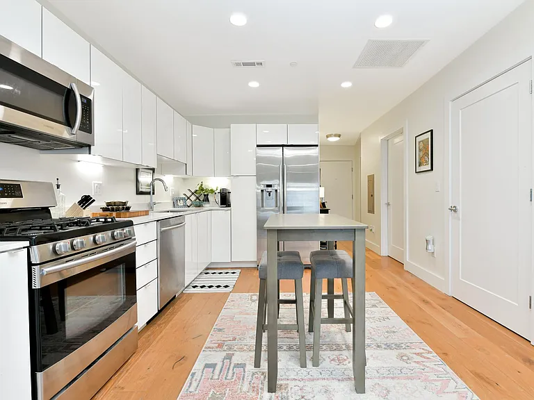 250 Meridian St #410 — Photo 6