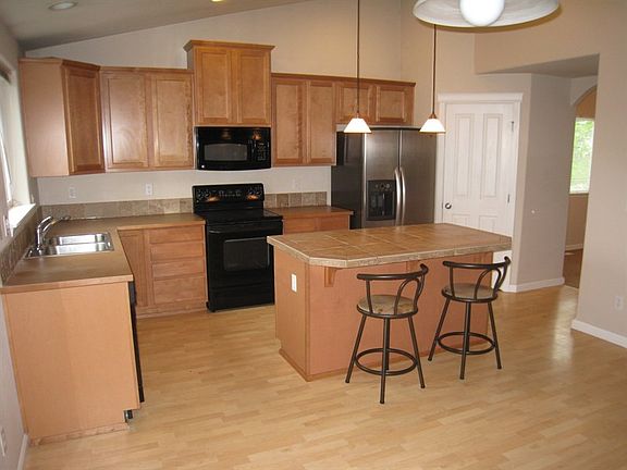 3rd image of 17217 139th Ave E