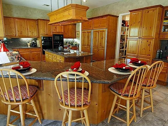 3rd image of 4218 Vicasa Dr