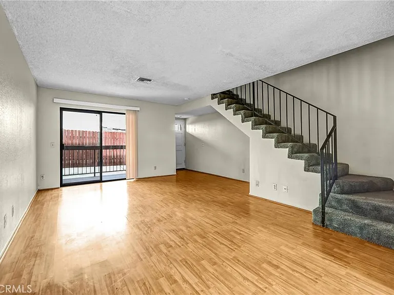 1836 N Allen Ave — Photo 9