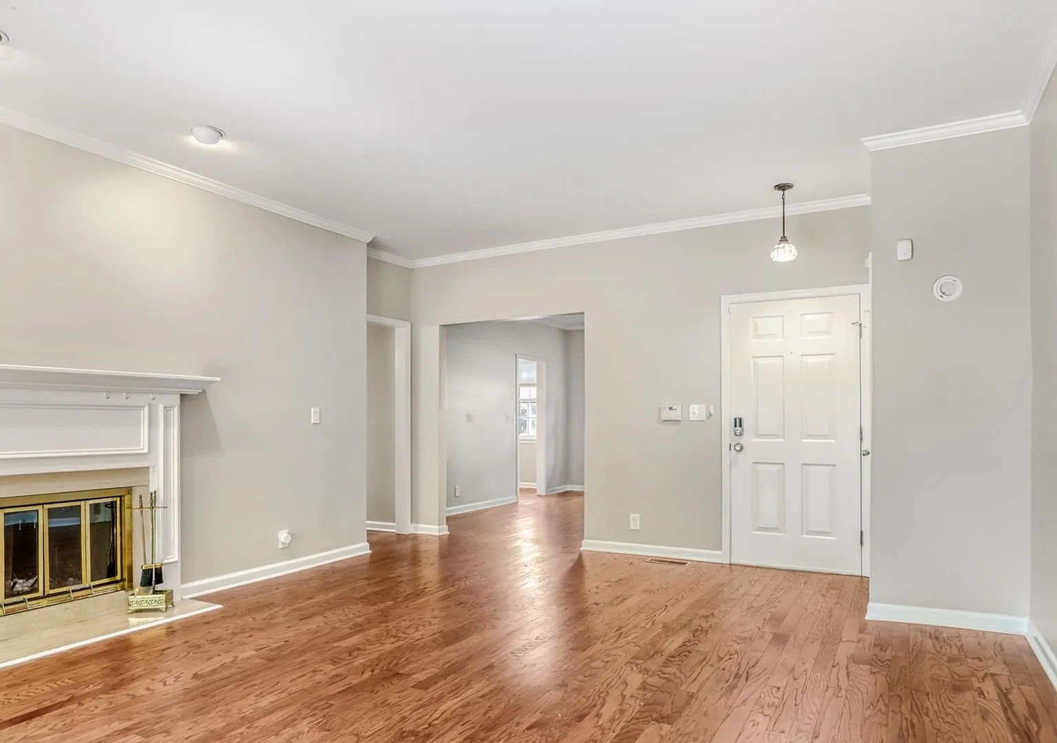 Spacious 2-Bedroom, 2-Bath Condo with Pool in Nashville — Photo 2