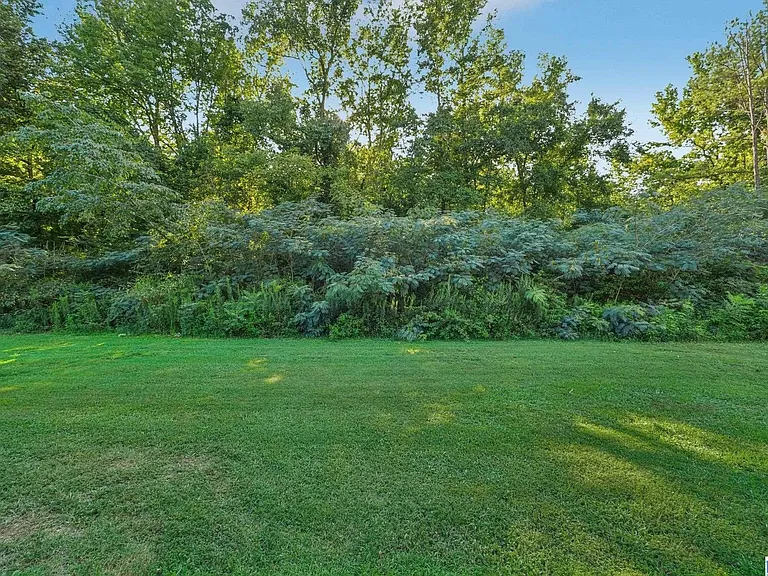 7944 Saint James Dr — Photo 9