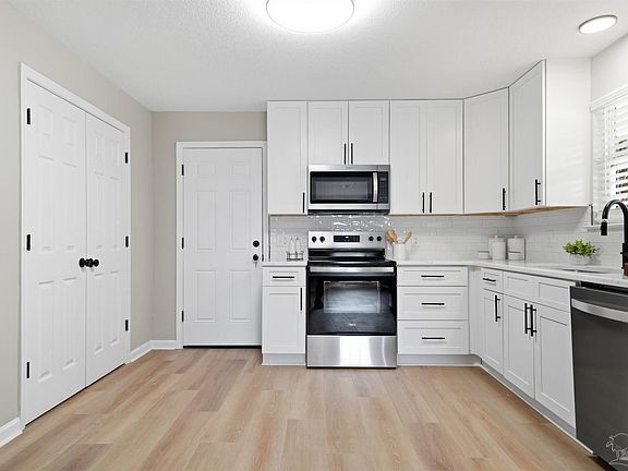 4th image of 5 Whitehead Dr