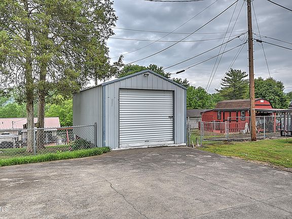 5th image of 6059 Carters Valley Rd