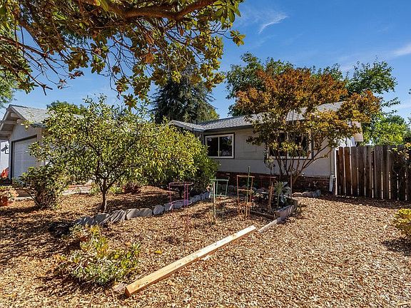 4th image of 2626 Prestwick Avenue