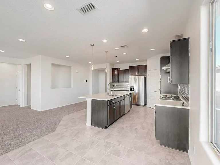6405 Kings Canyon Cv NE — Photo 25