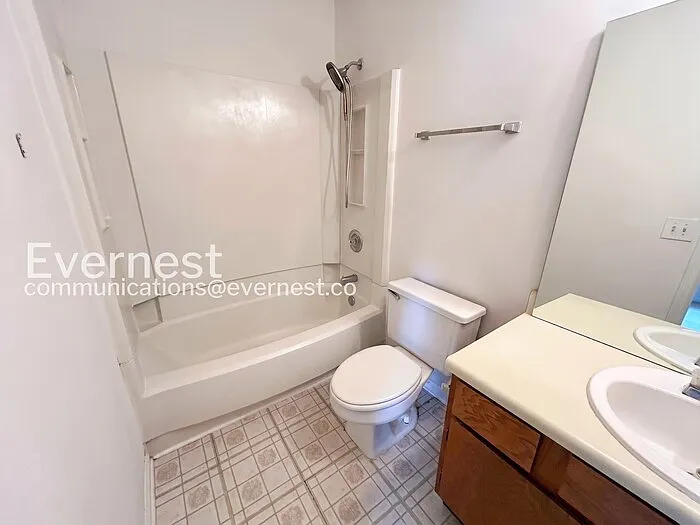 402 Hamilton Trce — Photo 13