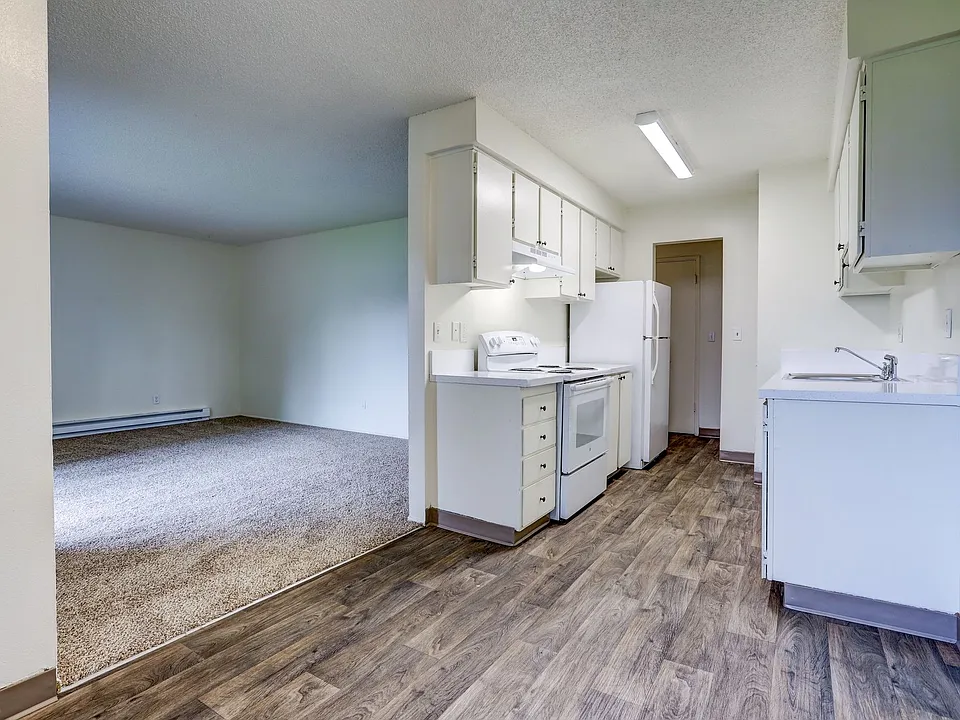 Awesome location near Salish Ponds City Park.