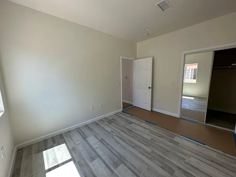 4491 Menlo Ave — Photo 9