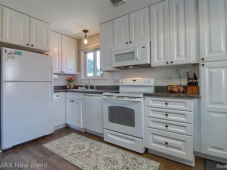 254 Harvard Ave — Photo 6