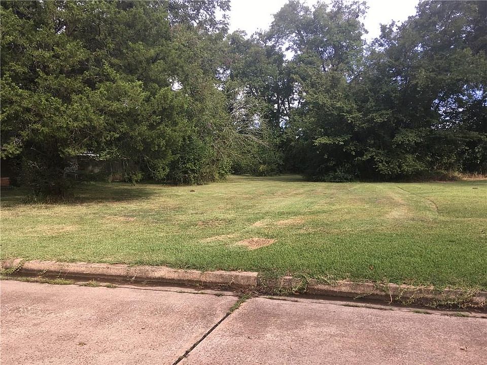 2nd image of 2509 Memphis St