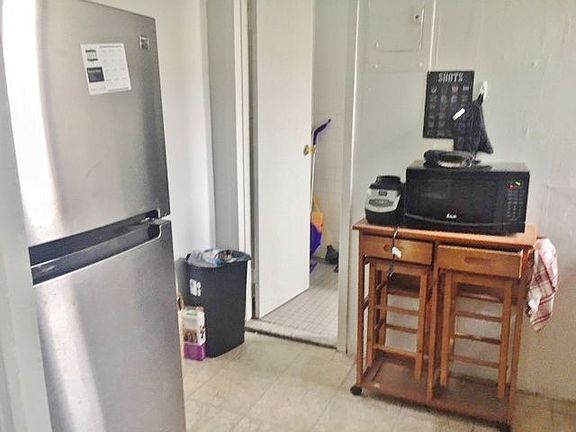 5th image of 547 E 12th St APT 4C