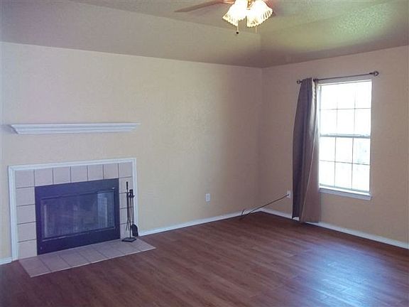3rd image of 1101 Mira Loma Ln