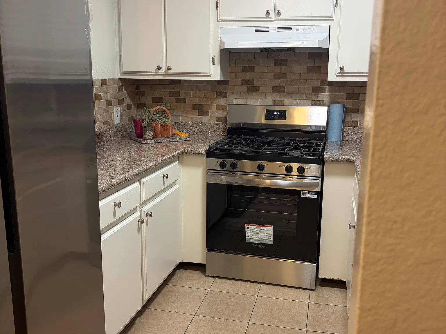 2 bed, 980 sqft, $2,350 — Photo 1