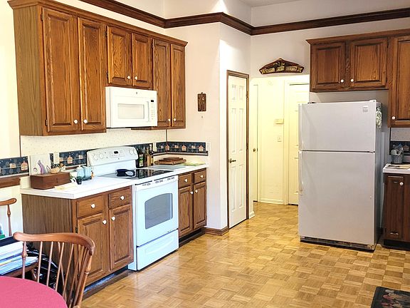 3rd image of 6628 POTTSBURG Drive
