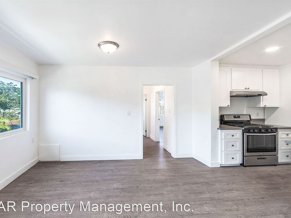 1st image of 2320 E 6th St APT 9