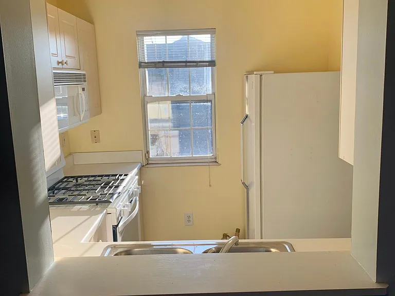 724 Parkgrove Way — Photo 12