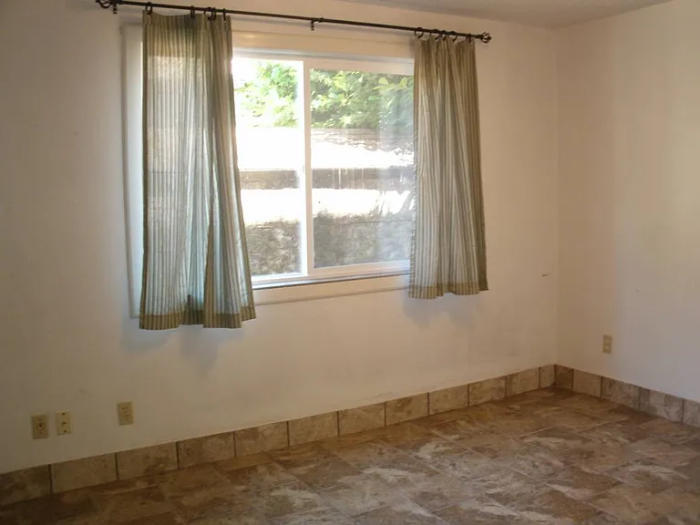 202 NW 13th St #2 — Photo 4